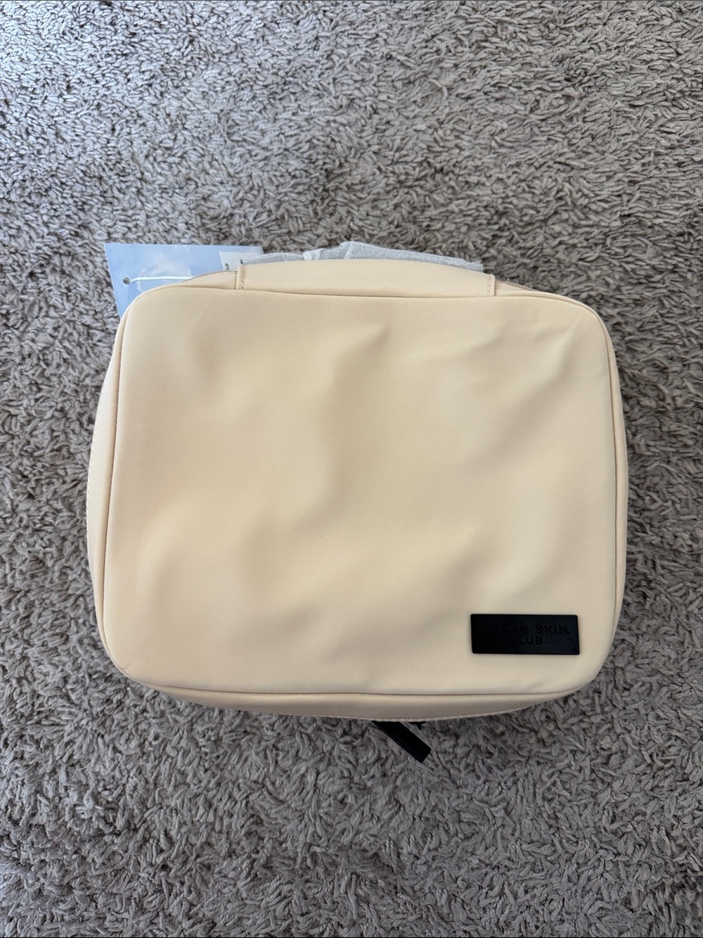 NWT Cream Cosmetic Travel Case / H8